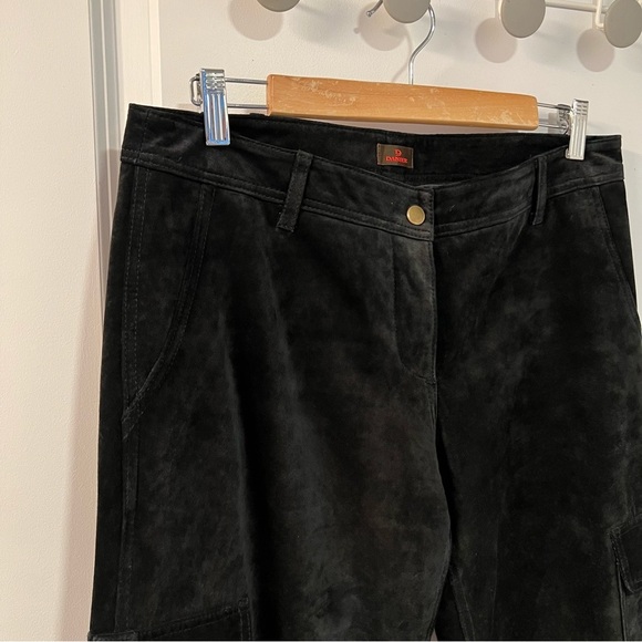 Danier genuine leather cargo pants size 6 - Picture 9 of 10